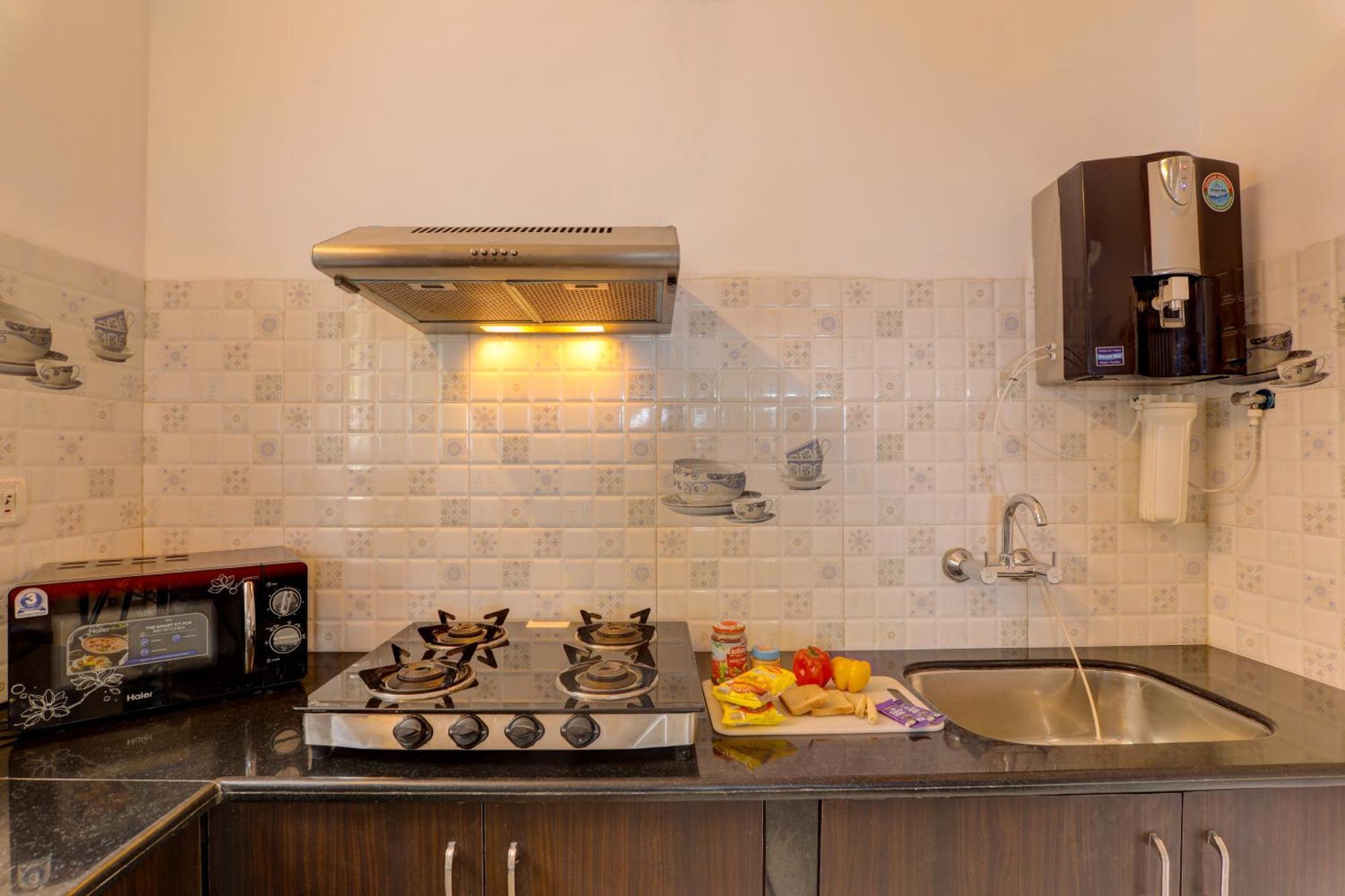 Jaqk Holidays - 9Bhk Villa For Big Groups, Private Pool-Wifi-Cartaker-Parking, North Goa Baga Zewnętrze zdjęcie